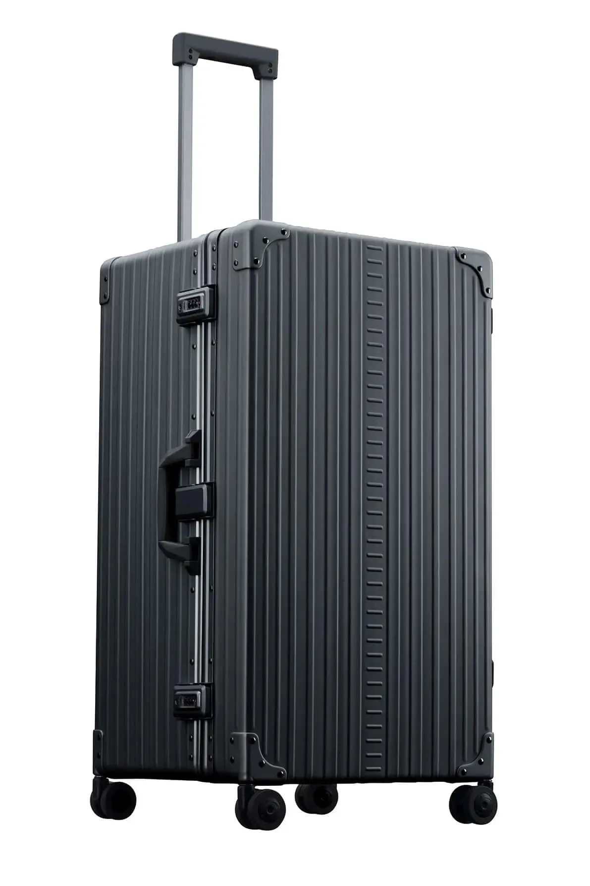 30" International Trunk Checked Aluminum Spinner
