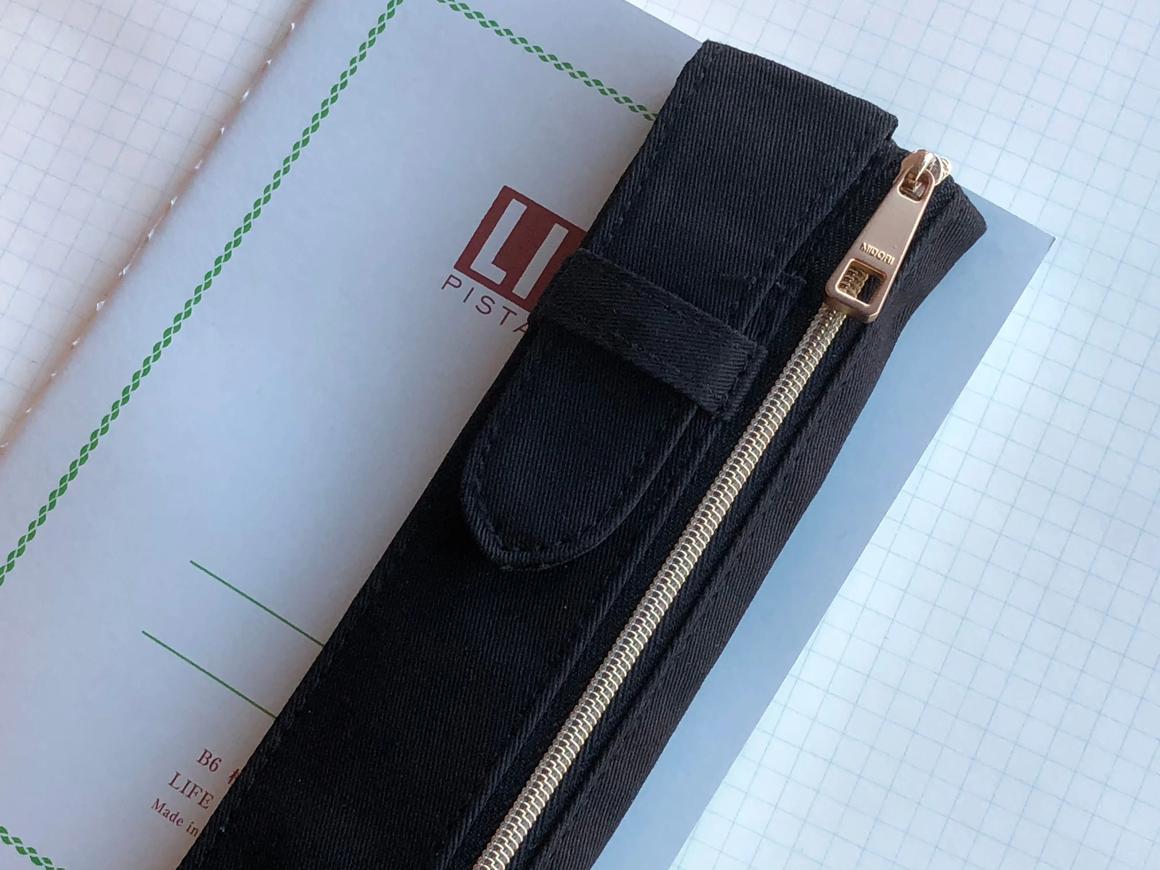 Book Band Pen Case