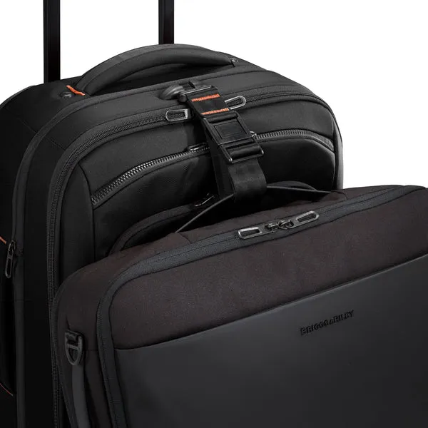 Briggs & Riley ZDX 21” Expandable Spinner