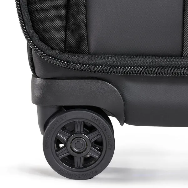 Briggs & Riley ZDX 21” Expandable Spinner