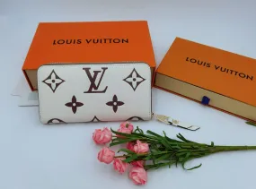 CE - New Wallets LUV 002