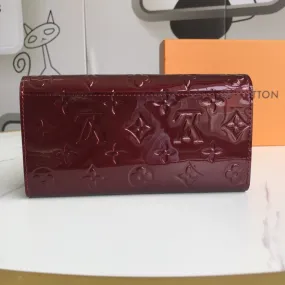 CE - New Wallets LUV 007
