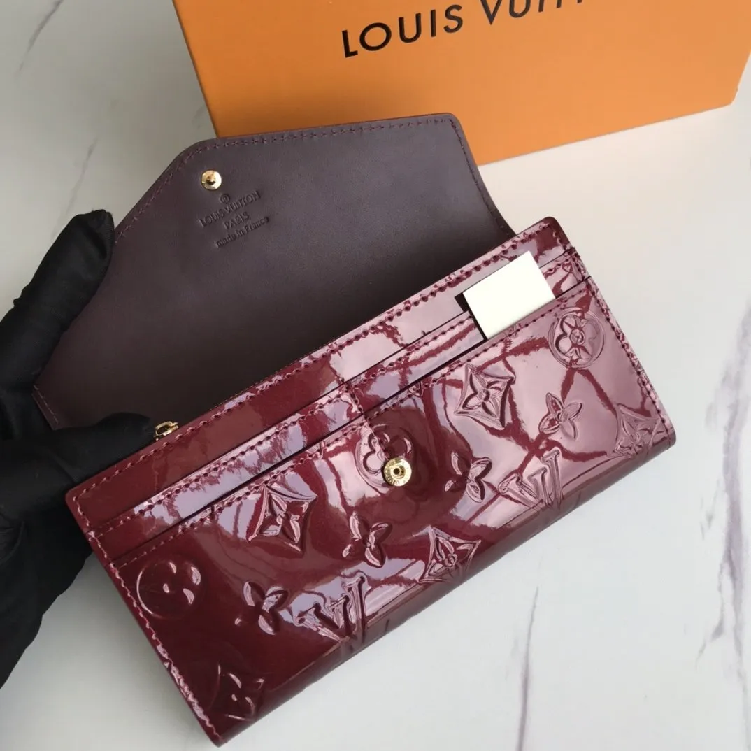 CE - New Wallets LUV 007