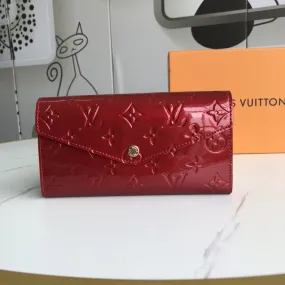 CE - New Wallets LUV 008
