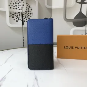 CE - New Wallets LUV 009