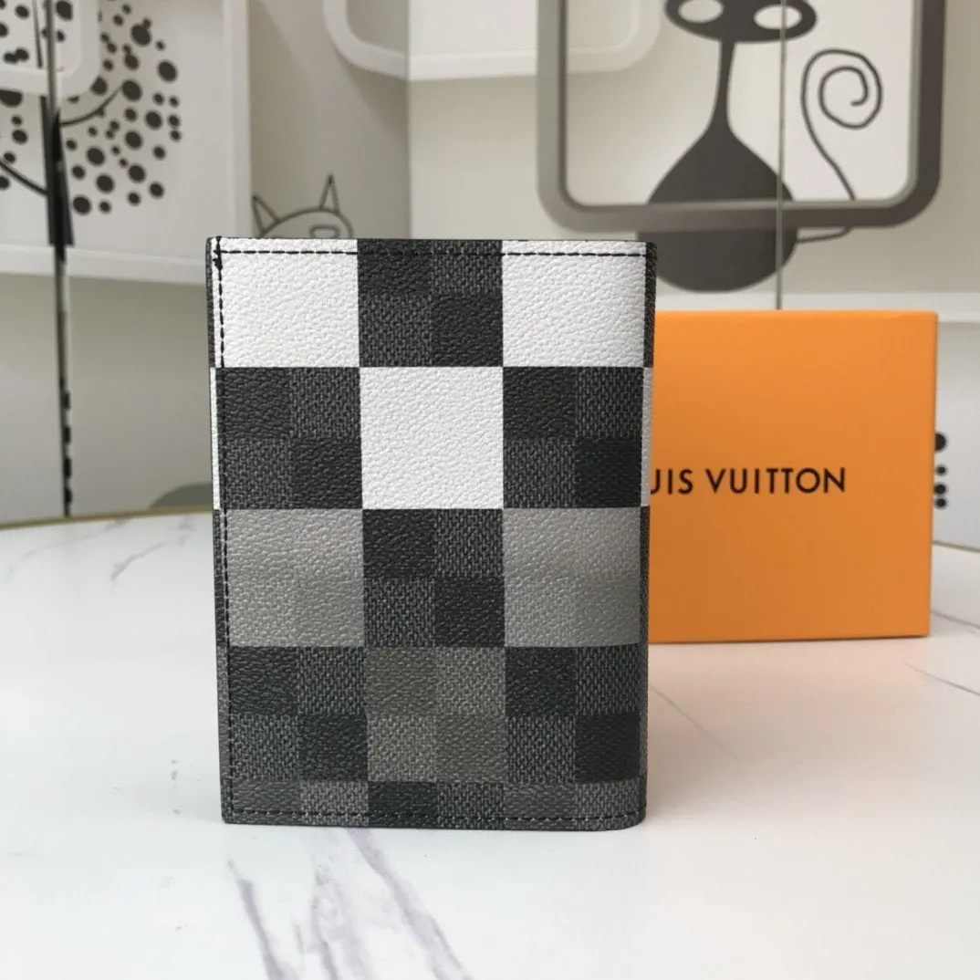 CE - New Wallets LUV 048