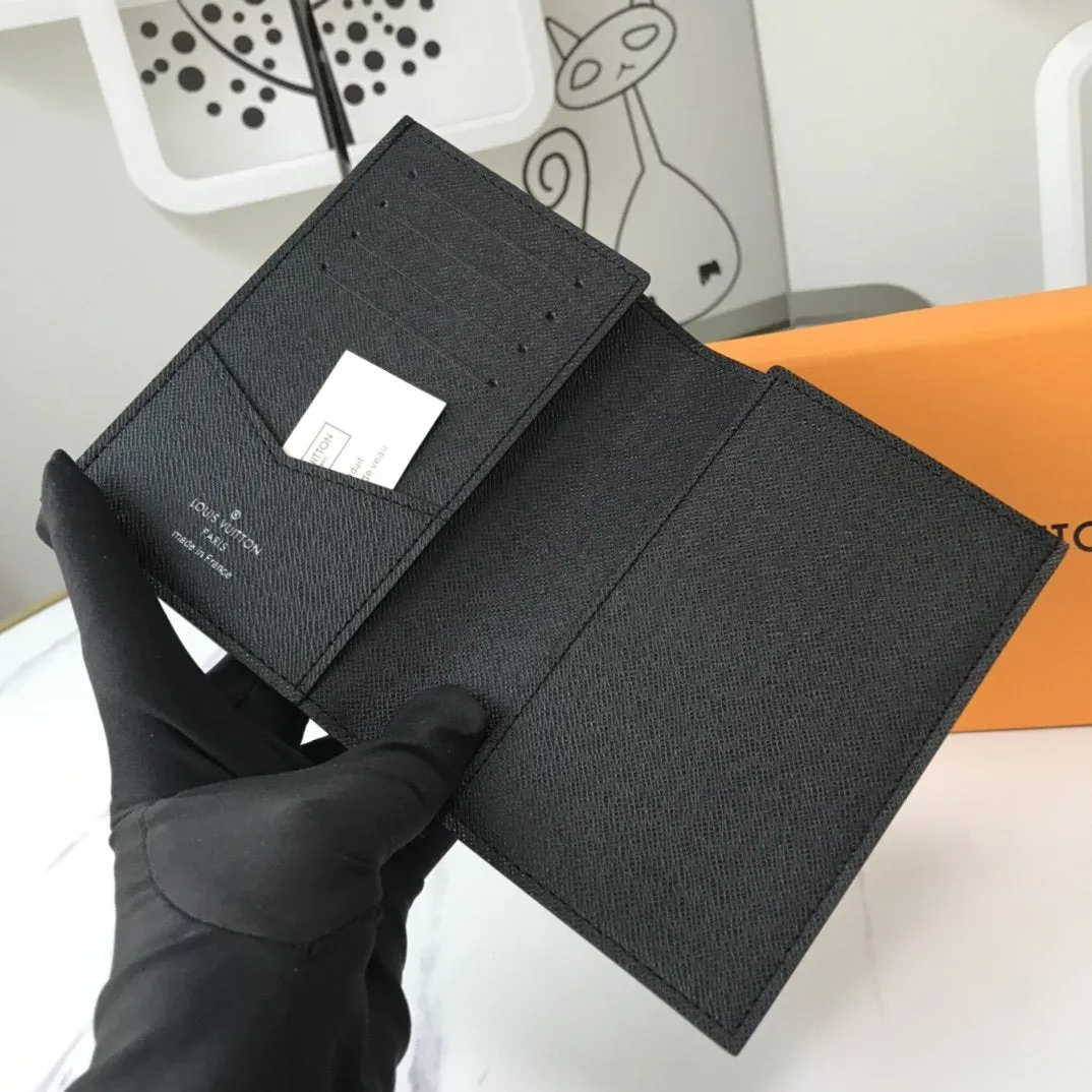CE - New Wallets LUV 048