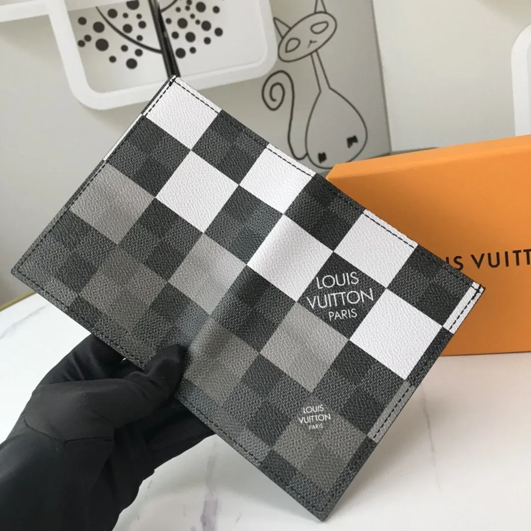 CE - New Wallets LUV 048