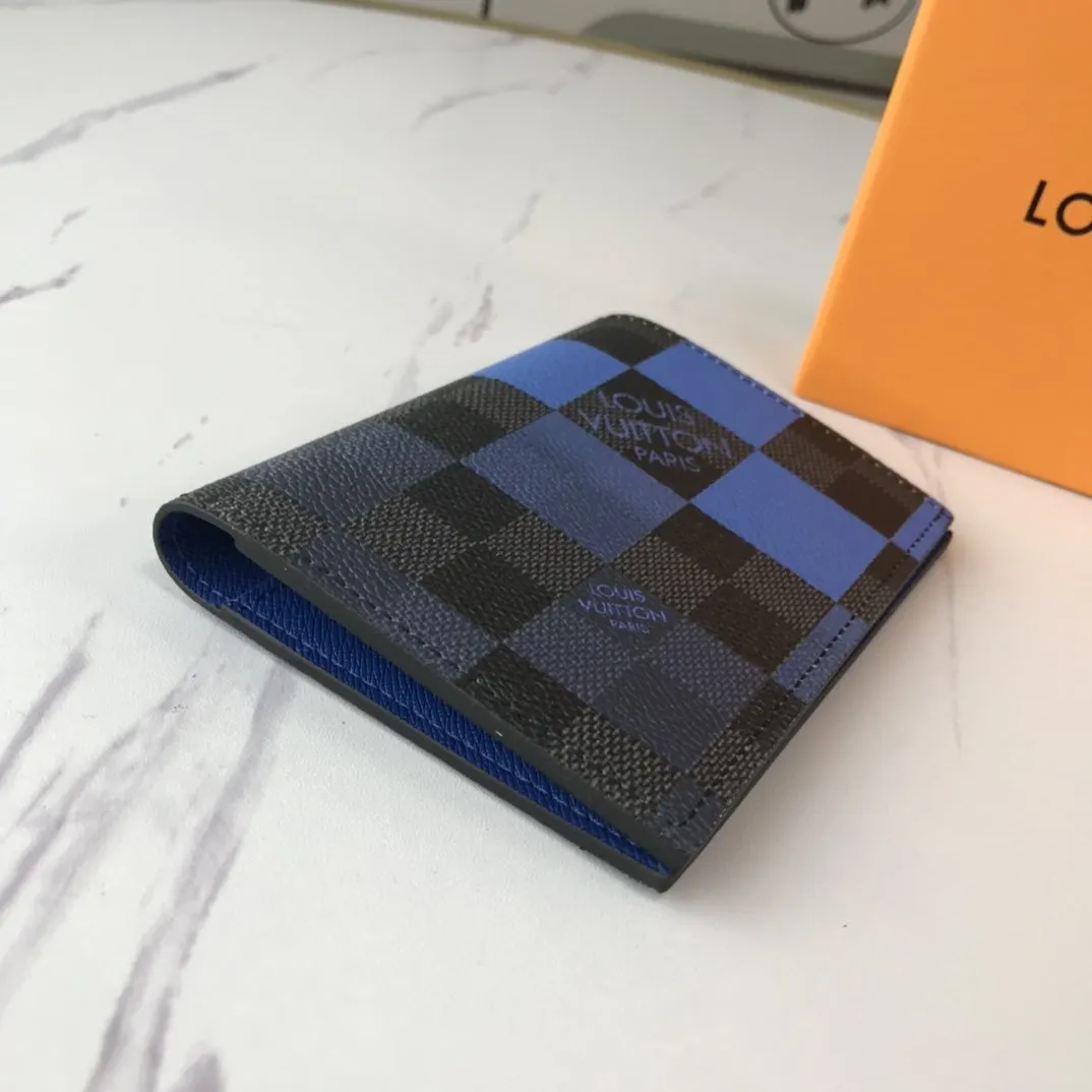 CE - New Wallets LUV 049
