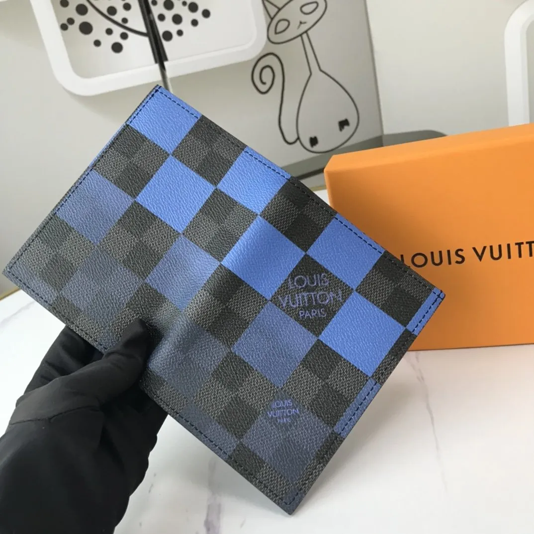 CE - New Wallets LUV 049