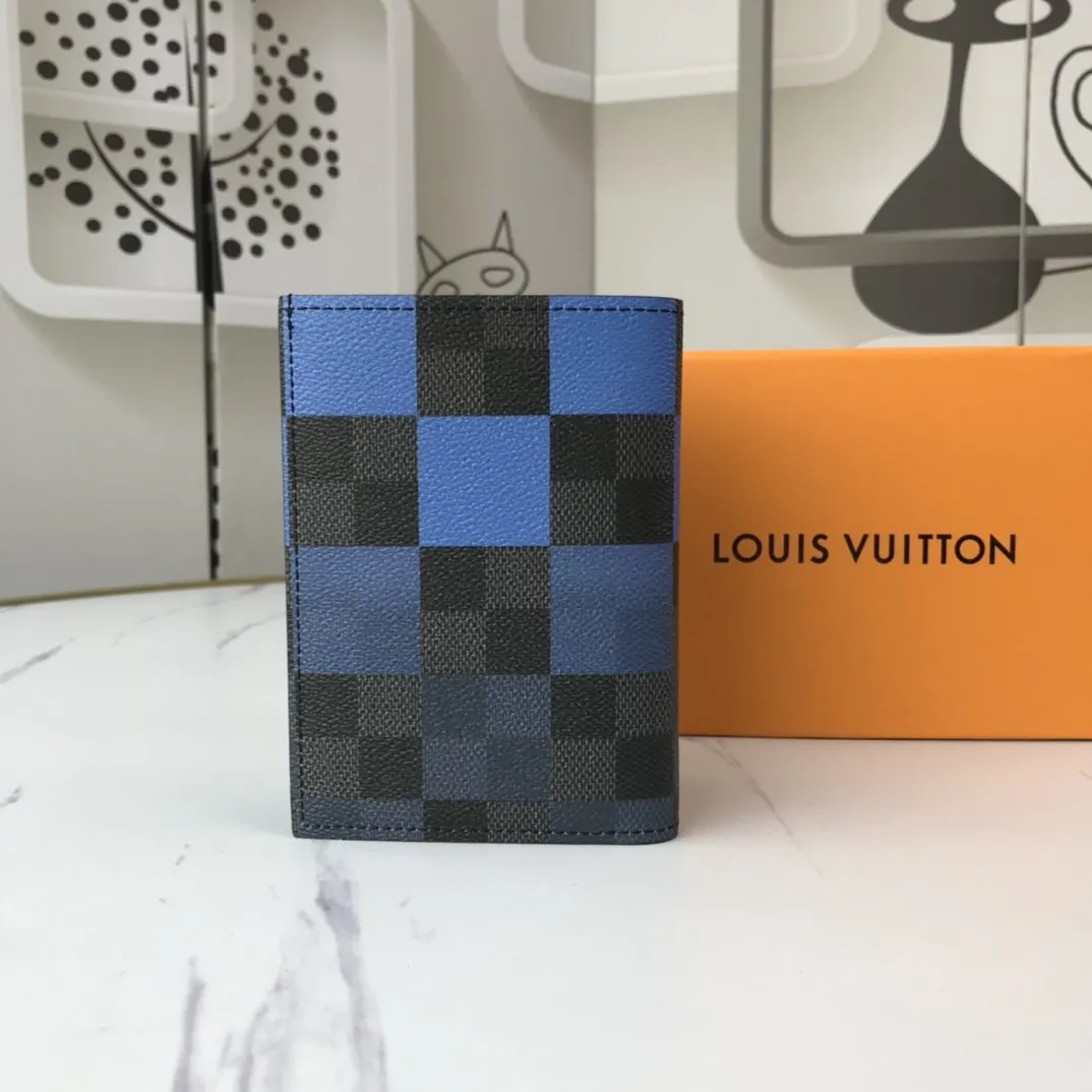 CE - New Wallets LUV 049
