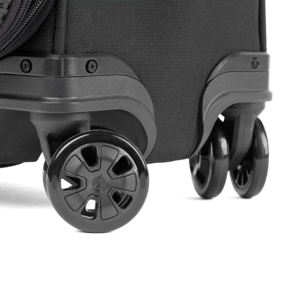 Crew Classic Carry-On Spinner