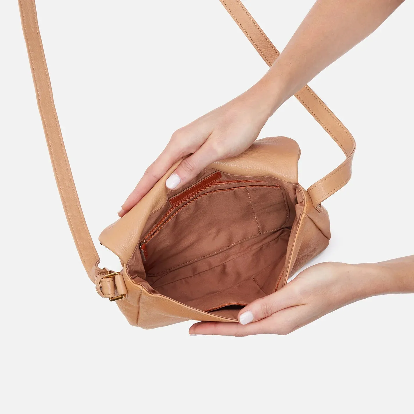 Fern Messenger Crossbody Sandstorm